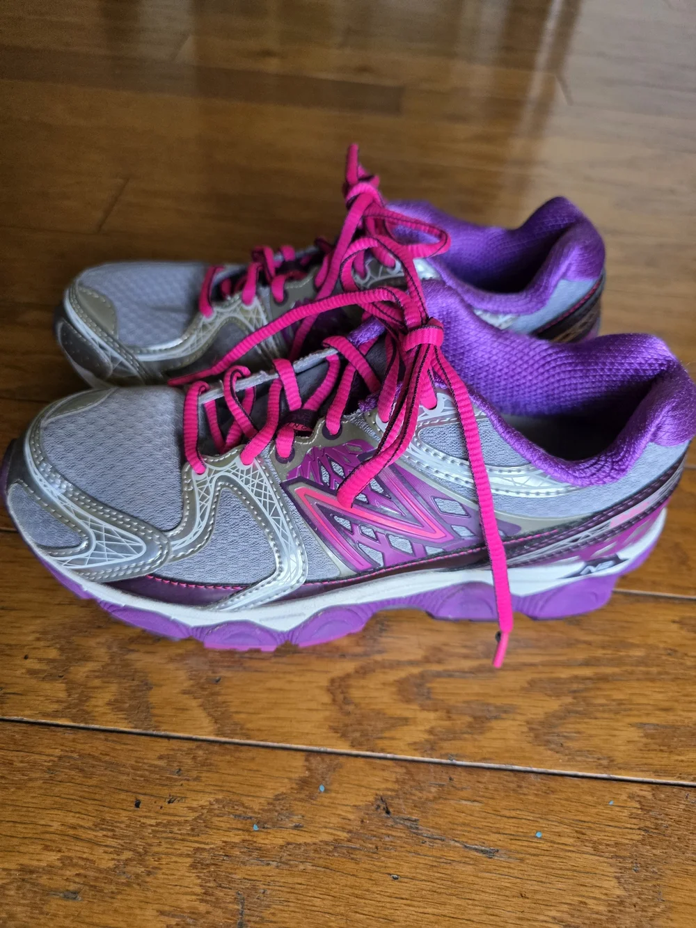 New Balance Women's Gray and Fuchsia Athletic Running Shoe